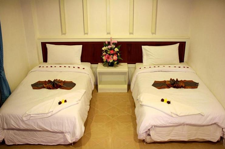 Triple Rund Place Hotel