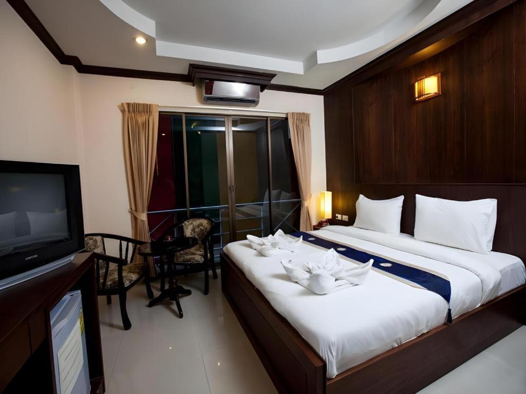 Triple Rund Place Hotel Patong