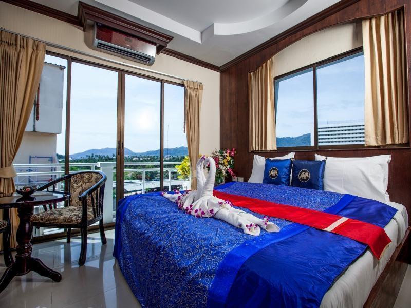Triple Rund Place Hotel 2*